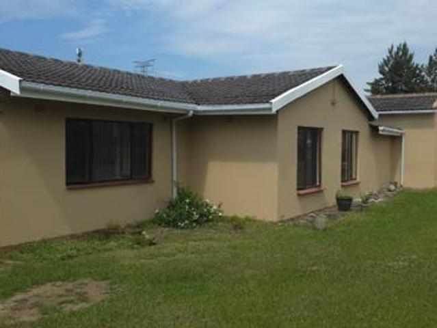 3 Bedroom House in Hayfields