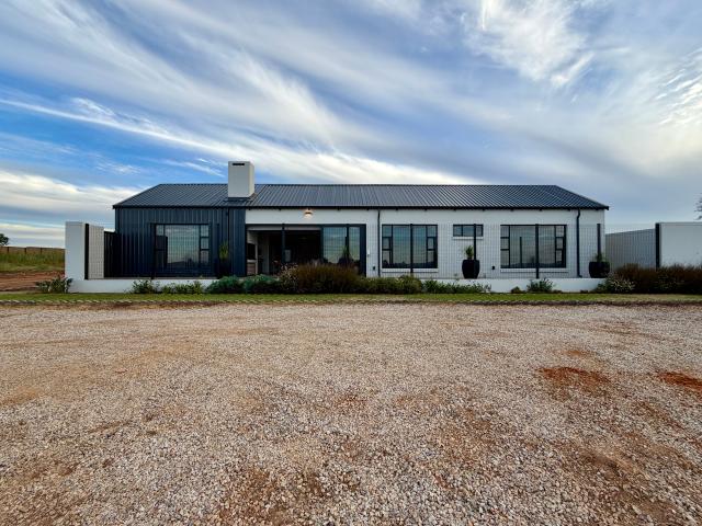 3 Bedroom House in Silver Lakes