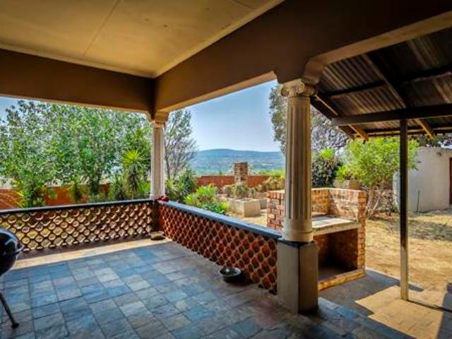 3 Bedroom House in Hartbeespoort Outlying