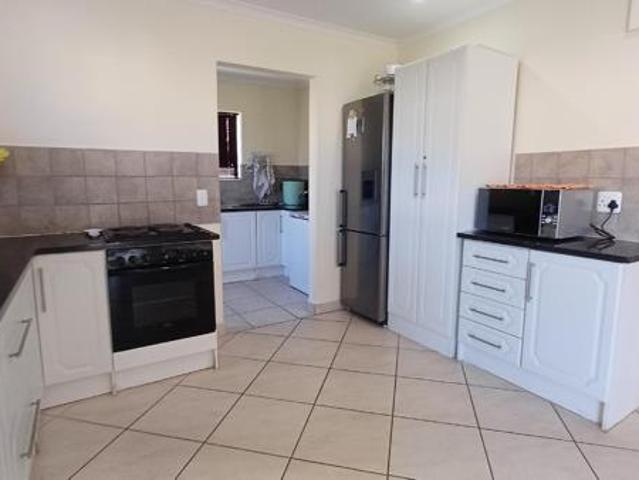 3 Bedroom House in Hartenbos Heuwels