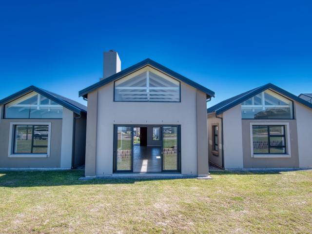 3 Bedroom House in Hartland Lifestyle Estate
