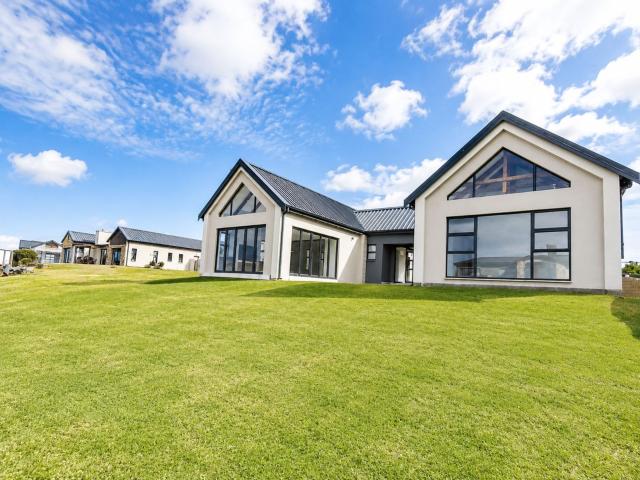 3 Bedroom House in Hartland Lifestyle Estate