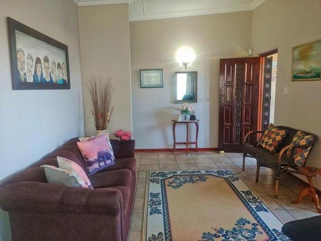 3 Bedroom House in Heuwelkruin