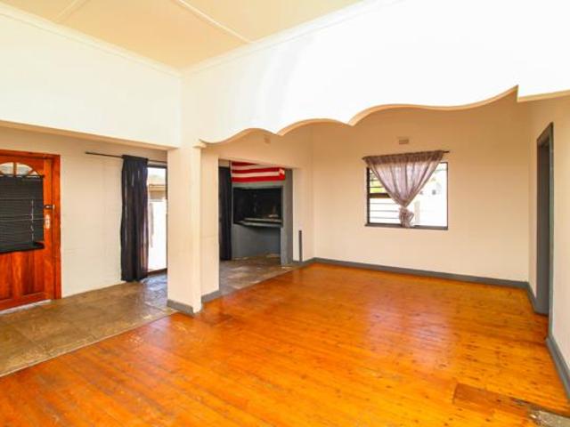 3 Bedroom House in Heuwelkruin