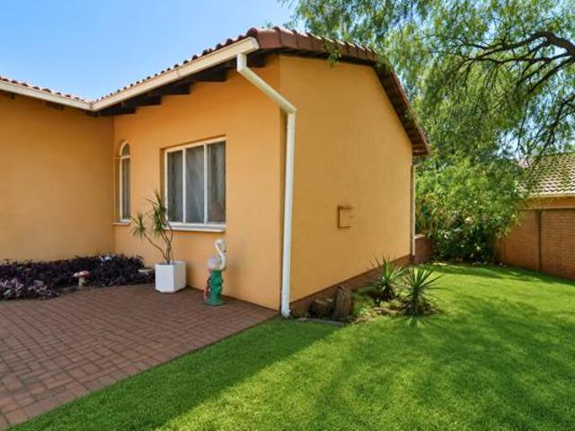 3 Bedroom House in Heuweloord