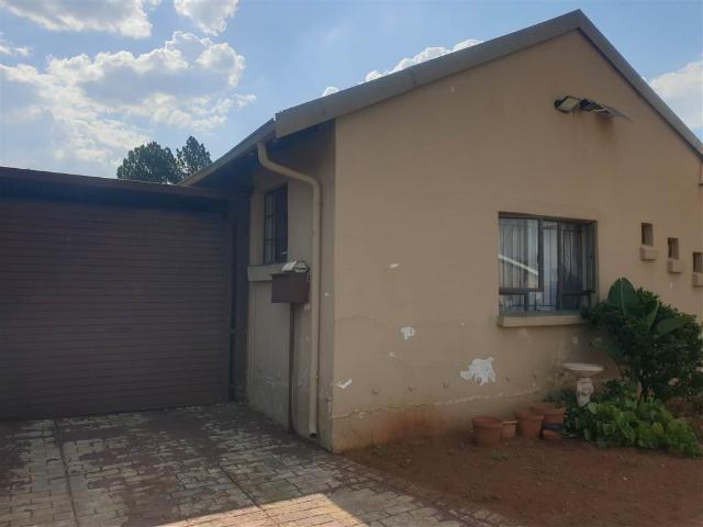3 Bedroom House in Heuweloord