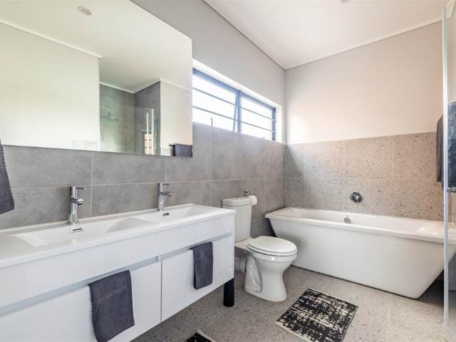 3 Bedroom House in Heuweloord