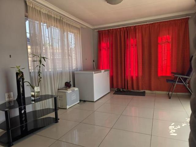3 Bedroom House in Heuweloord