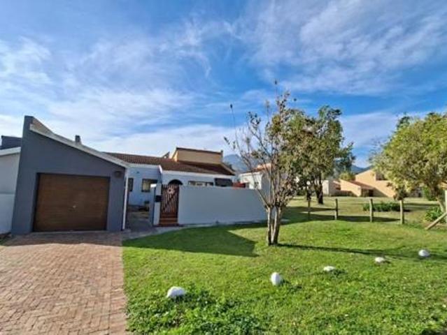 3 Bedroom House in Heather Park