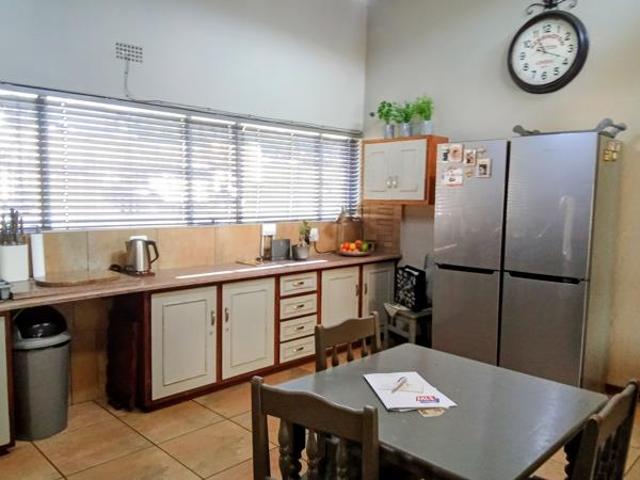 3 Bedroom House in Helderkruin