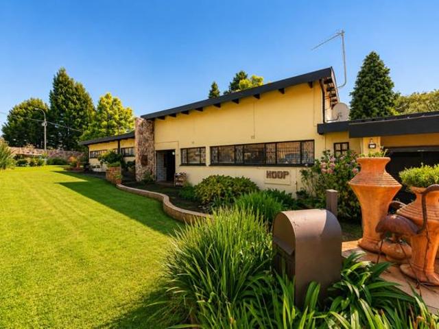 3 Bedroom House in Helderkruin