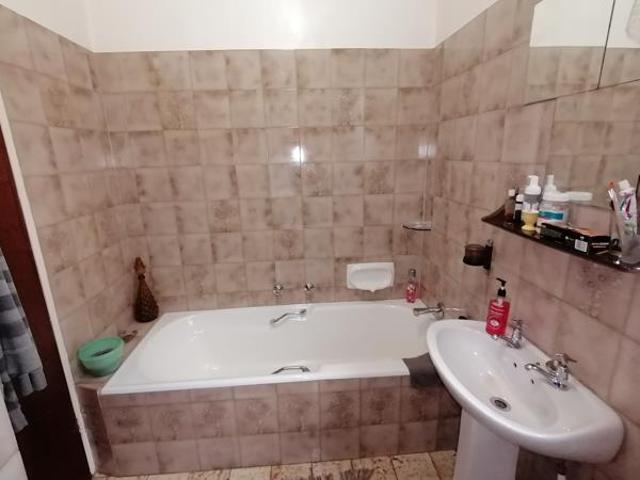 3 Bedroom House in Helderkruin