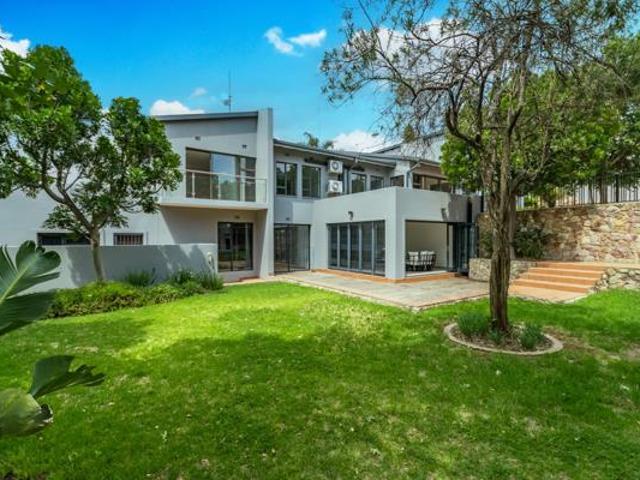 3 Bedroom House in Helderkruin