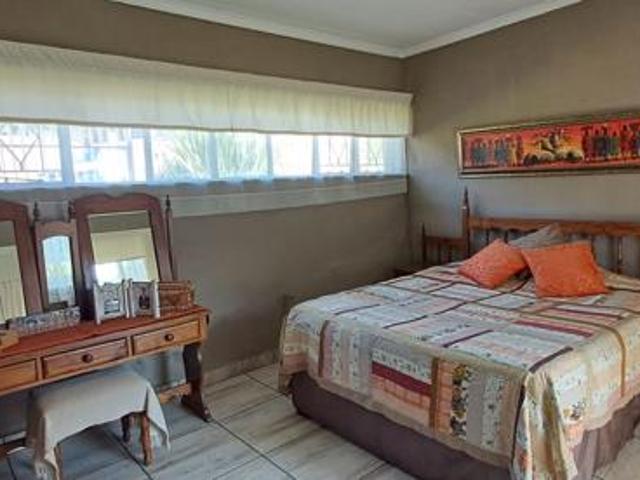 3 Bedroom House in Helderkruin
