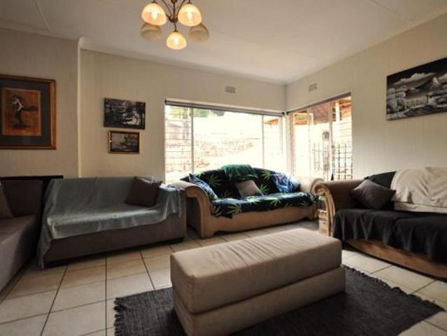 3 Bedroom House in Helderkruin