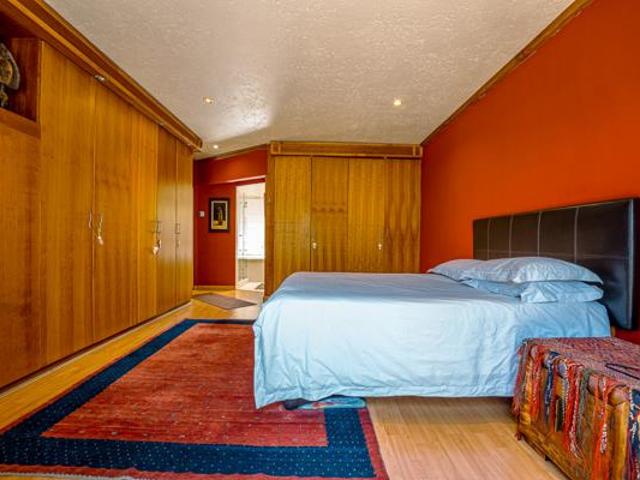 3 Bedroom House in Helderkruin