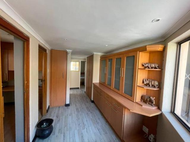 3 Bedroom House in Helderkruin