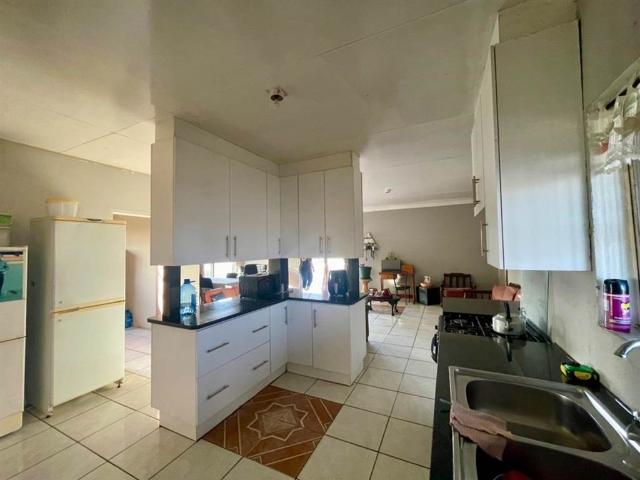 3 Bedroom House in Helderstrome AH