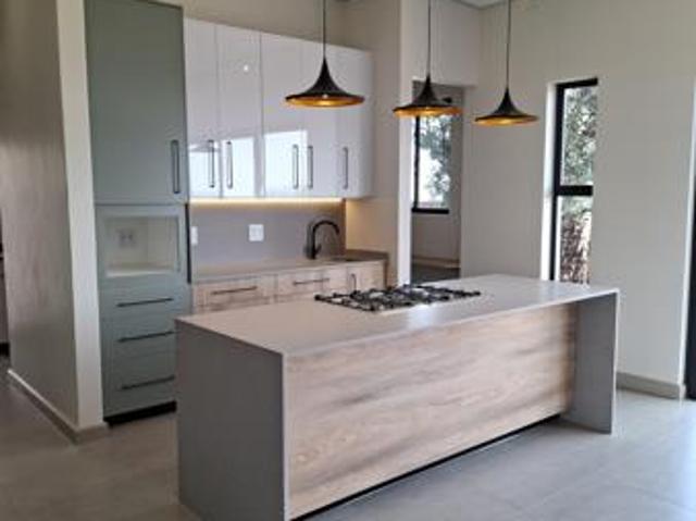 3 Bedroom House in Helderzicht Eco Estate