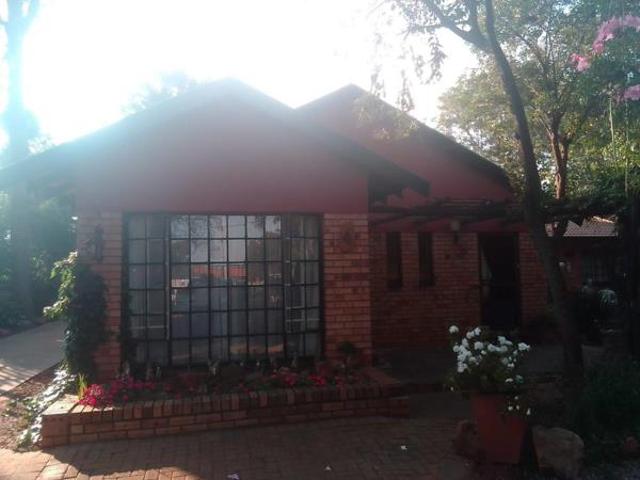 3 Bedroom House in Helikon Park