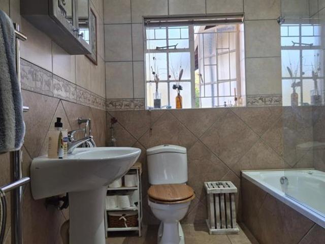 3 Bedroom House in Henley on Klip