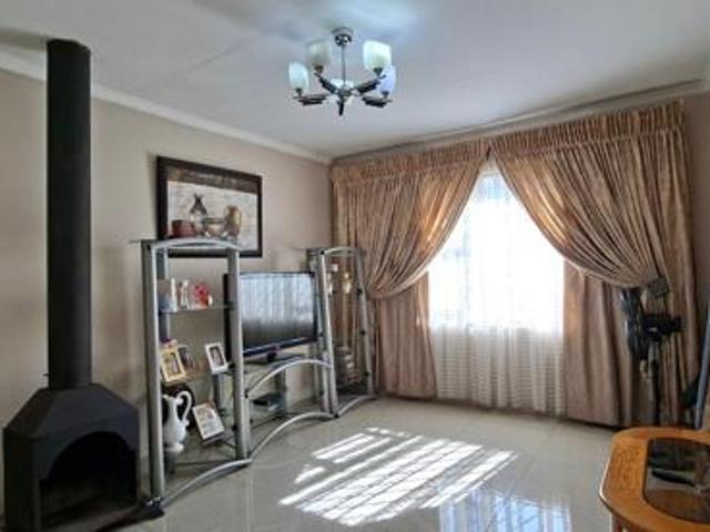 3 Bedroom House in Henley on Klip