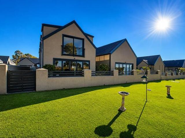 3 Bedroom House in Heron Banks Golf And River Estate