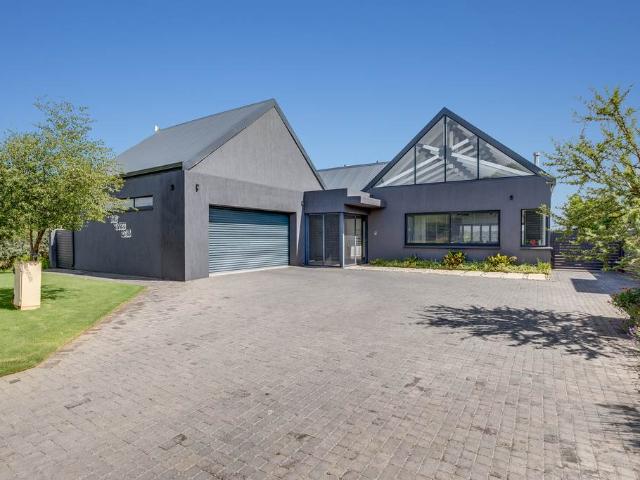 3 Bedroom House in Heron Banks Golf And River Estate
