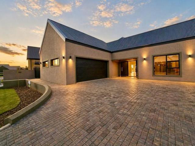 3 Bedroom House in Heron Banks Golf Estate