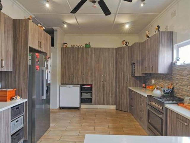 3 Bedroom House in Highgate