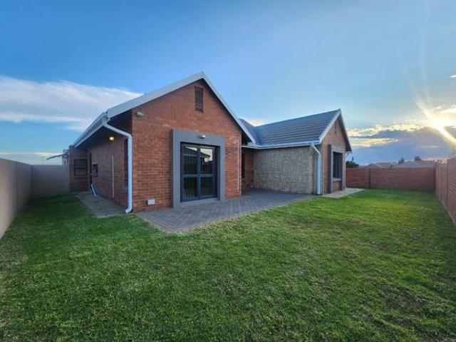 3 Bedroom House in Hillside