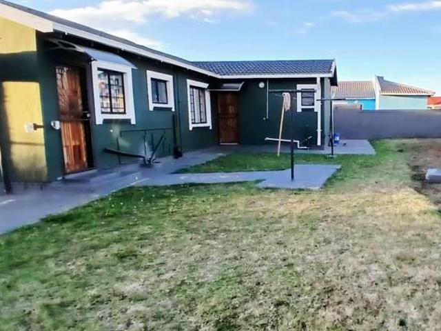 3 Bedroom House in Hyde Park