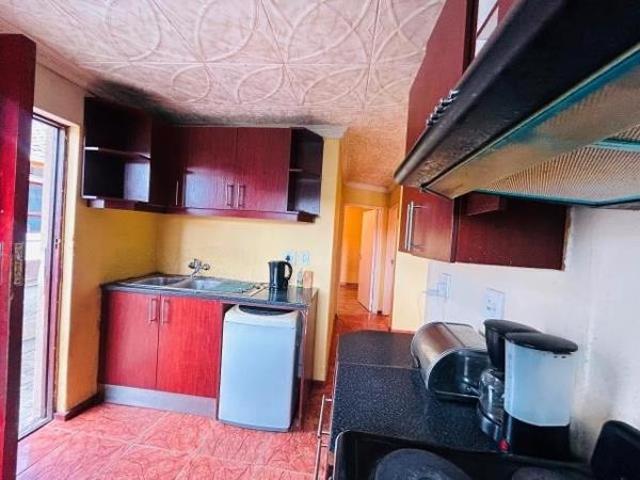 3 Bedroom House in Ilitha Park