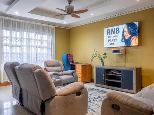3 Bedroom House in Ilitha Park