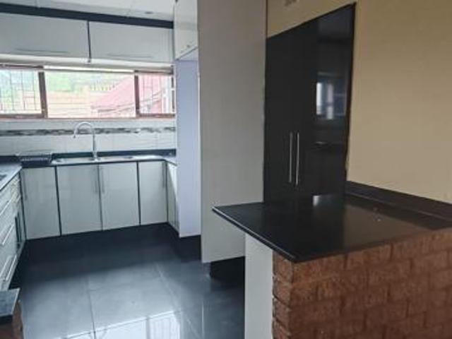 3 Bedroom House in Illovo Glen