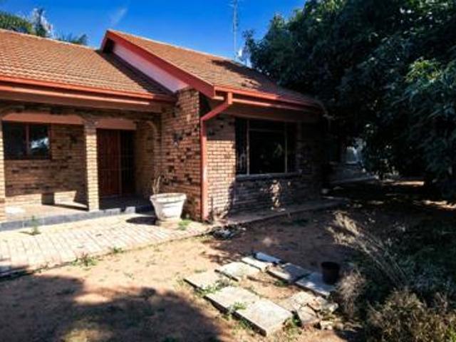 3 Bedroom House in Ivy Park