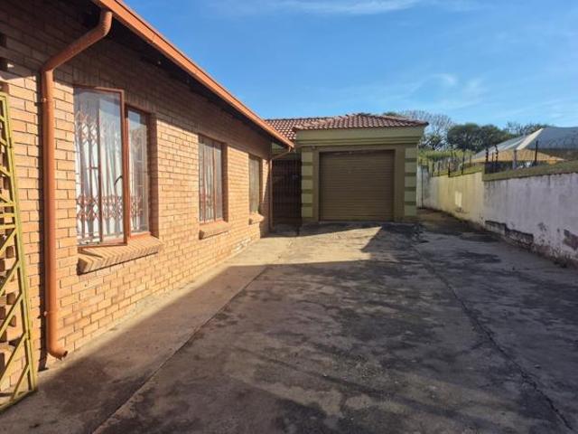 3 Bedroom House in Ivy Park