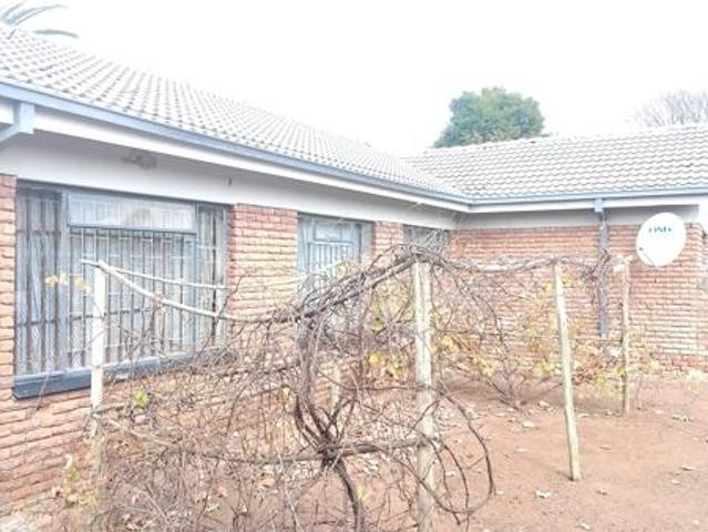 3 Bedroom House in Ivy Park