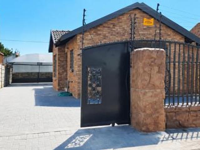 3 Bedroom House in Ivy Park