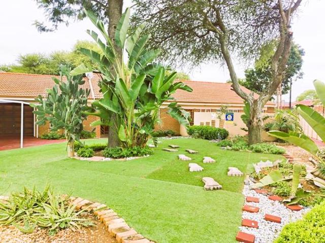 3 Bedroom House in Ivy Park