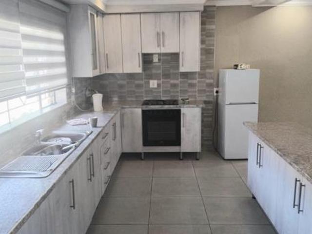 3 Bedroom House in Ivy Park
