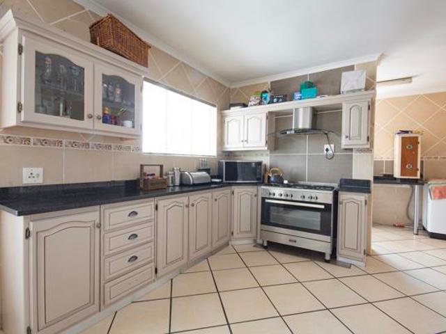 3 Bedroom House in Jordaan park