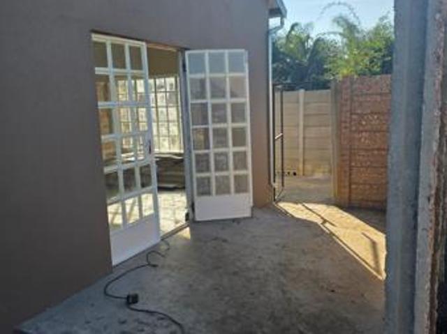 3 Bedroom House in Jatniel