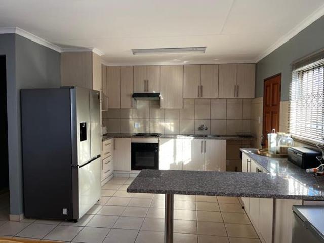 3 Bedroom House in Jackaroo Park