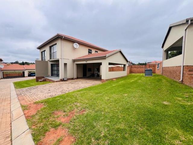 3 Bedroom House in Jackaroo Park