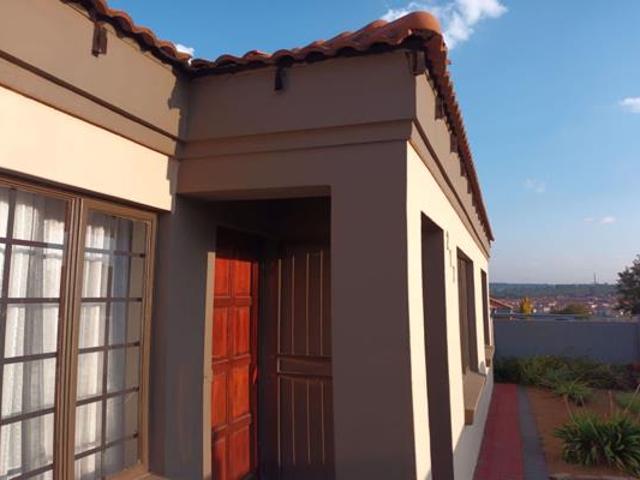 3 Bedroom House in Jackaroo Park