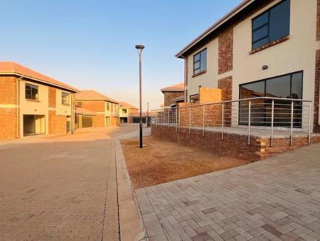 3 Bedroom House in Jackaroo Park