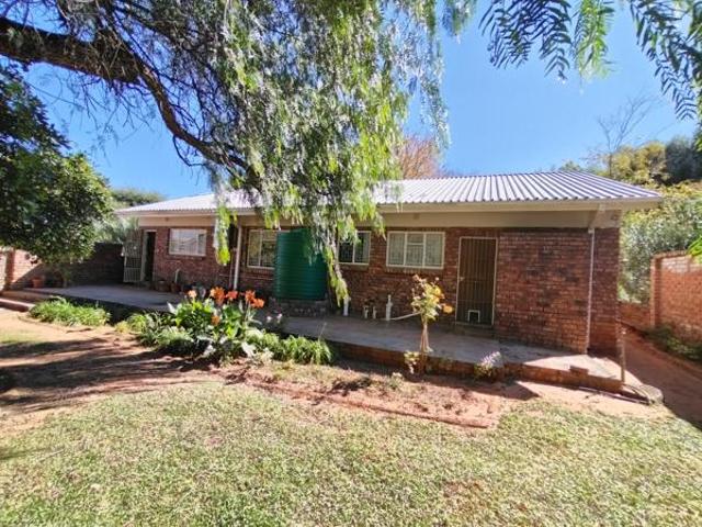 3 Bedroom House in Jan Kempdorp