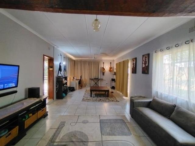 3 Bedroom House in Jan Kempdorp