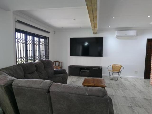 3 Bedroom House in Jeffreys Bay Central